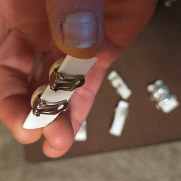 Vintage Clip On Earrings - Picture 6 of 10